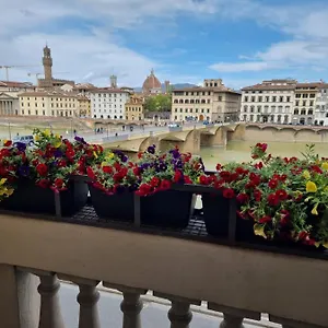 Granduca Serristori Al Ponte Vecchio Apartment